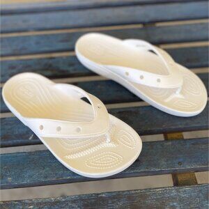 Crocs Unisex White Flip Flops Sandals 10M/12W Comfortable Casual Slip Resistant